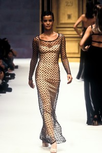 450080257_HerveLeger1996WomenRTW110.thumb.jpg.34a3a864f52b9bc582c0f30f92343294.jpg