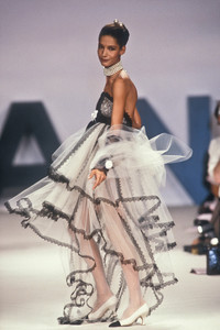 462039545_Chanel1990HauteCouture219.thumb.jpg.1c63ca3c683ba4635142296776b93c25.jpg