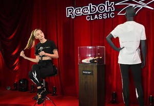          gig141118BZNimage37.jpg