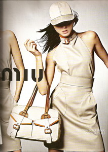 48574_miu_MCB_616_122_979lo.thumb.jpg.da49c549ae1e2fee6d27305c56f852b9.jpg