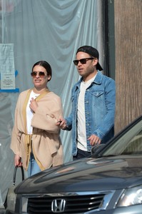        lea181118BZNimage125.jpg