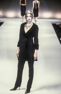 566109800_Blumarine1998WomenRTW144.thumb.jpg.2f892af9fcd7346cfd839ab17278b8c6.jpg