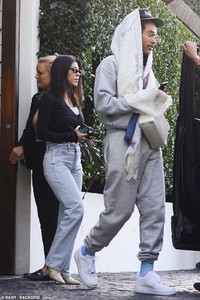 5769052-6352839-Together_again_Kourtney_Kardashian_and_Luka_Sabbat_enjoyed_lunch-a-1_1541383403107.thumb.jpg.1dc5171647d25189bfc412ecaae85a1e.jpg