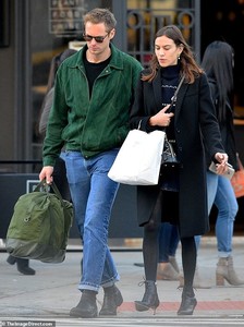 5792842-6354963-Close_Alexa_35_nailed_her_chic_look_with_a_long_blue_coat_and_mi-m-24_1541436314209.jpg