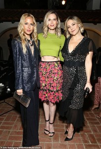 5919106-6366111-Girls_At_one_point_Rachel_chatted_to_Sara_Foster_and_Kate_Hudson-a-6_1541666752791.jpg