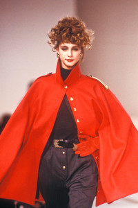 602925471_EnricoCoveri1988WomenRTW92.thumb.jpg.b794a95550cef7177c26b42a9e4f3ca6.jpg
