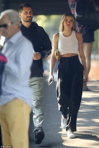 6034382-6376309-Stepping_out_Hollywood_heartthrob_Scott_Disick_35_was_glimpsed_i-a-52_1541908474188.jpg