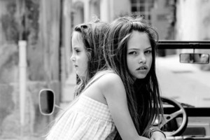 604full-thylane-blondeau-19.thumb.jpg.e0375cc1d64153c679306bbdbbd1844e.jpg