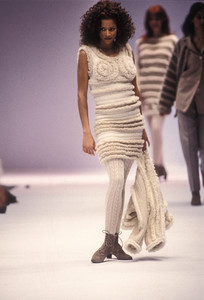 630299595_LauraBiagiotti1993WomenRTW183.thumb.jpg.61408f5aa014c319a7c8222605151683.jpg