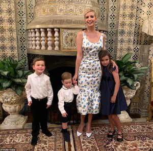 6543980-6418999-Ivanka_and_her_three_children_posed_for_an_adorable_picture_toge-a-16_1542983295371.jpg