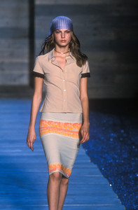 654465322_RifatOzbek1998WomenRTW94.thumb.jpg.61d10ba7a3712e2cae2e5a05fc62d8ac.jpg