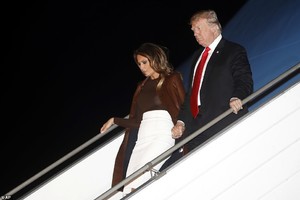 6821262-6444895-President_Donald_Trump_arrived_in_Argentina_Thursday_evening_to_-a-6_1543546148653.thumb.jpg.9a0dc10de5d35e2b7fdfc1c6e42e3687.jpg