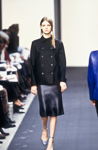 682971155_Byblos1998WomenRTW34.thumb.jpg.7ef62ca501e973e894b009a2dbab1d5a.jpg