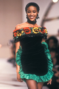 688114817_EnricoCoveri1988WomenRTW168.thumb.jpg.bf53a7a8ac3f4e303df4ad684dd1893c.jpg
