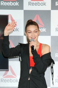          gig141118BZNimage118.jpg