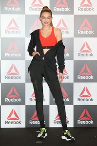          gig141118BZNimage130.jpg