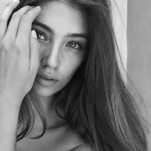 740full-lorena-rae-2.thumb.jpg.cfd22379fced62ccaa652c0838e19a26.jpg