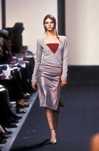 774465685_Byblos1998WomenRTW31.thumb.jpg.fa98e2a36b50929fb5b006b288f0a7e8.jpg