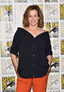 Sigourney+Weaver+Comic+Con+International+2017+hjSXhZ8xAmVx.jpg