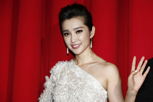 Li+Bingbing+Transformers+Age+Extinction+Berlin+pjBh27dVCIGx.jpg