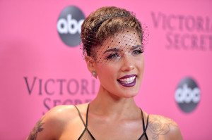 Halsey+2018+Victoria+Secret+Fashion+Show+New+4vkuAdtDx3Zx.jpg