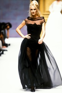 956396658_HerveLeger1996WomenRTW6.thumb.jpg.6d1fa795b4e682efcfacbd4d282d91fc.jpg