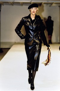 AZZEDINE-ALAIA-FALL-1991-RTW-16-EMMA-SJOBERG.thumb.jpg.71a51f270f63c5ea118766a948d4d49b.jpg