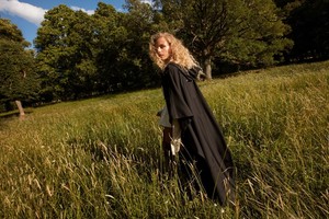 Camilla-Akrans-Vogue-Japan-Frederikke-Sofie-8.thumb.jpg.18480ed4cc49e5bba99794dbd0d92121.jpg