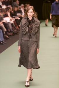 DRIES-VAN-NOTEN-FALL-2000-RTW-71-ANNE-CATHERINE-LACROIX-2D3T7940.JPG