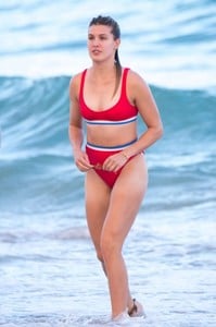 Eugenie-Bouchard-in-Red-Bikini-2018--18-662x996.jpg