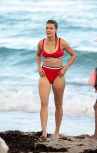 Eugenie-Bouchard-in-Red-Bikini-2018--28-662x1039.jpg