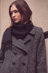 Laura-Love-London-Fog-Fall-2018-Campaign-Dean-Isidro-7.jpg