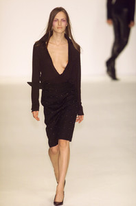 Mila_Schon_Fall_2001_S5G554zjrmUx.jpg