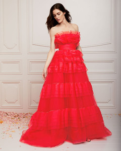 Monique-Lhuillier-Strapless-Tiered-Organza-Ball-Gown.thumb.jpg.bce9b6f8360e33b4dc28b27530707382.jpg