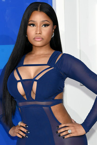 Nicki-Minaj-2016-MTV-Video-Music-Awards-Red-Carpet-Fashion-Bao-TRanchi-Tom-Lorenzo-Site-4.thumb.jpg.7db5978e433da00808c1ba86ad423203.jpg