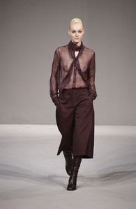 Nicole_Farhi_Fall_2003_VqeRA7j7mwQx.jpg