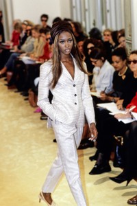 PRADA-SPRING-1992-RTW-13-NAOMI-CAMPBELL-CN10033839.thumb.jpg.c69593eb0eb2b05257e3b1c68689928e.jpg