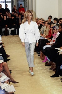 PRADA-SPRING-1992-RTW-14-KAREN-MULDER-CN10033840.thumb.jpg.768162c06897a734d6f887a154b0c941.jpg