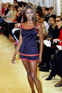 PRADA-SPRING-1992-RTW-38-NAOMI-CAMPBELL-CN10033867.thumb.jpg.284bfde50bc3b7eee92d9c7a915f3af8.jpg