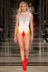 Pam_hogg_SS18_300dpi_012.thumb.jpg.78dae571d6654f416a6cfaf4e52e624b.jpg