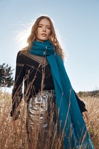 Rag-Bone-Blaze-Crew-Neck-Sweater.thumb.jpg.d4761062365c9427e2def6465cd179be.jpg