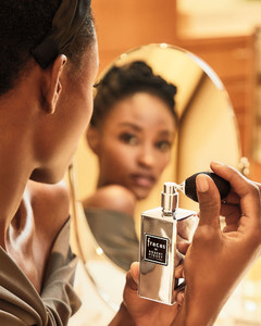 Robert-Piguet-Fracas-Eau-de-Parfum-Spray-Platinum-Anniversary-Edition.thumb.jpg.9c862bfc4cf6c8b7f36c7ad119704184.jpg