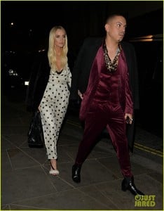 ashlee-simpson-evan-ross-make-it-date-night-in-london-03.jpg