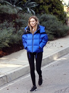 elizabeth-olsen-out-in-la-11-03-2018-0.jpg