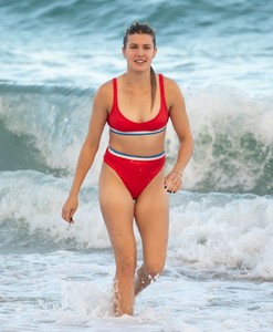 eugenie-bouchard-in-bikini-on-the-beach-in-miami-11-12-2018-17.jpg