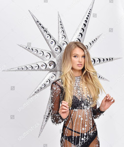 exclusive-victorias-secret-swarovski-crystal-bra-fitting-new-york-usa-shutterstock-editorial-9969029ah.jpg