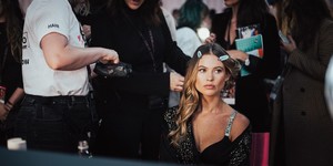 hbz-victorias-secret-2018-backstage-alyssa-greenberg-11-1541704556.jpg