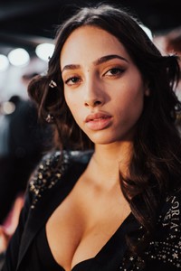 hbz-victorias-secret-2018-backstage-alyssa-greenberg-18-1541704560.thumb.jpg.1b21854c5414c245b9797f2d3a8695ae.jpg