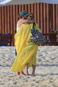 heidi-klum-thanksgiving-weekend-in-cabo-san-lucas-11-24-2018-0.jpg