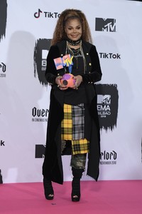 janet-jackson-mtv-ema-s-2018-in-bilbao-1.jpg